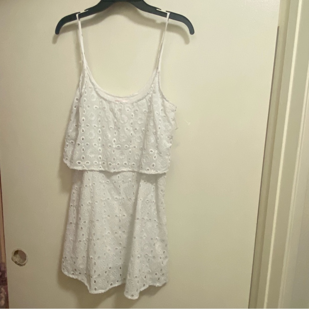Free 2 Luv Womens White Eyelet Mini Tank Dress M 36” Embroidered Pattern Tiered